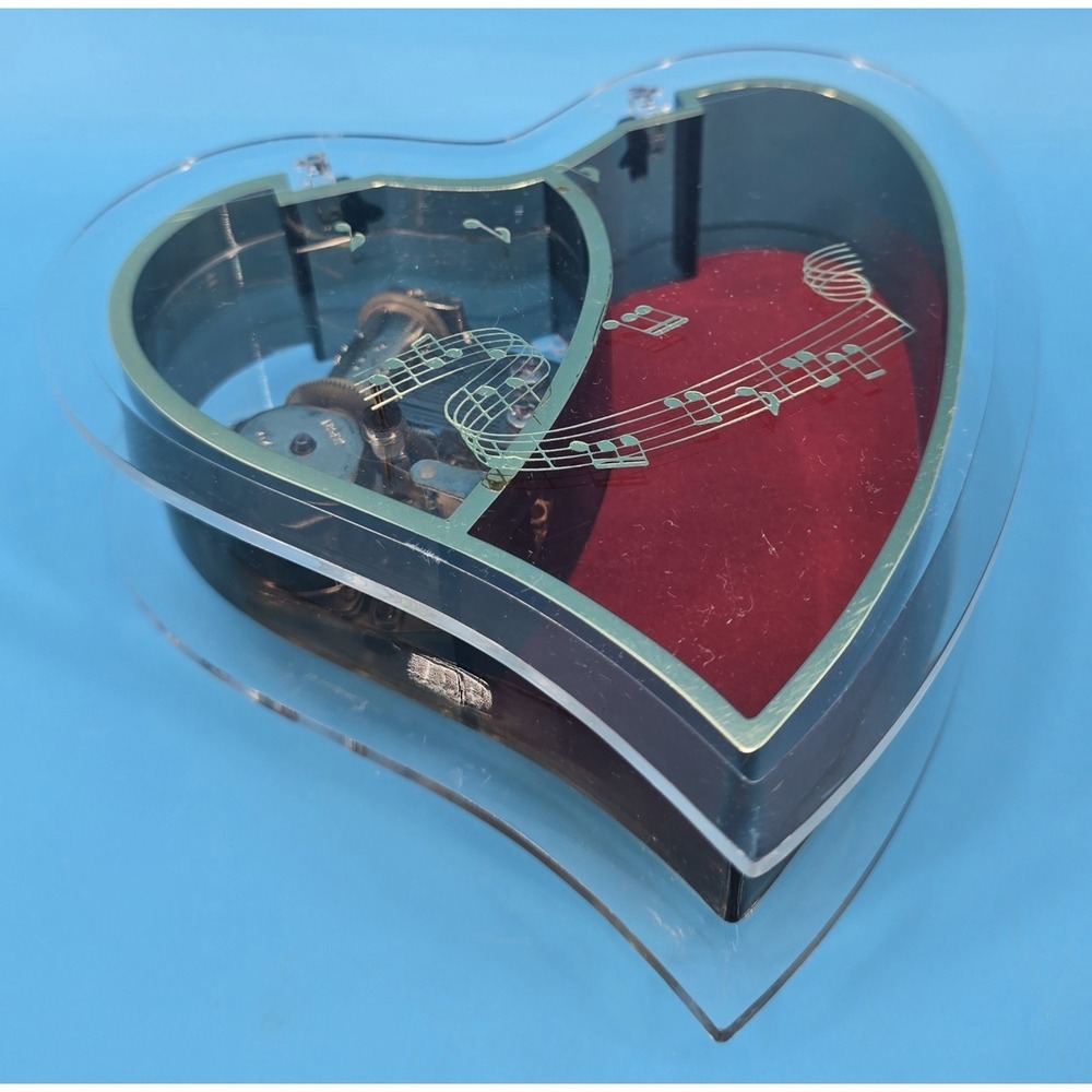 Vintage‎ Lucite Heart Shaped Musical Jewelry Box  Plays "Memories" Works Hinged
